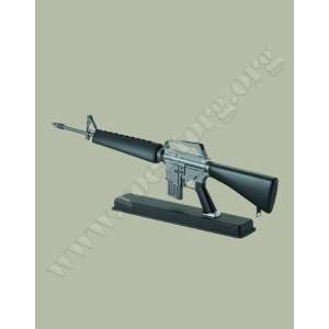 Model of M16 rifle, on a stand, scale 1:2 (M16)